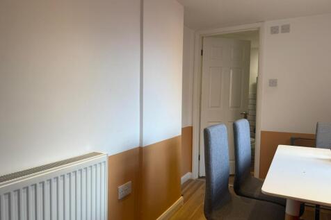 25 Cranwell - Dining Room.jpeg