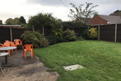 17 Ravendale Drive - Garden2.jpg