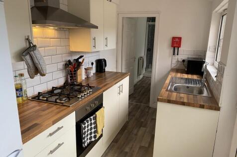 11 Boultham - Kitchen.jpg