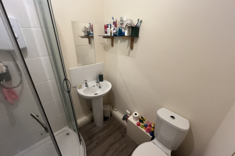 16 Baggholme Road - Bathroom2.png