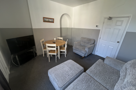 16 Baggholme Road - Living Room (2).png