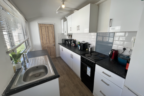 16 Baggholme Road - Kitchen.png