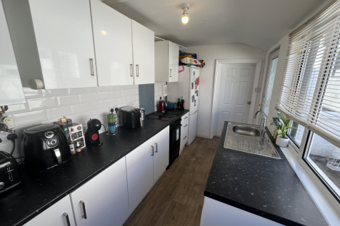 16 Baggholme Road - Kitchen(2).png