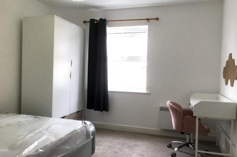 115 Riverside Drive - Bedroom (1).jpg