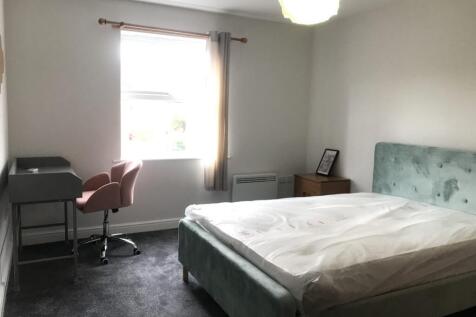 111 Riverside Drive - Bedroom1.jpg