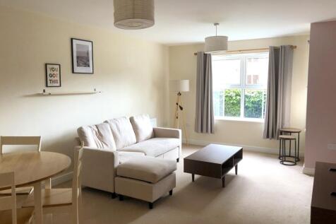 83 Riverside Drive - Living Room.jpg