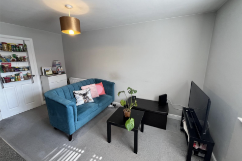3 Robey Court - Living Area.png