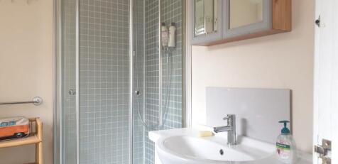 14 Arboretum View - Bathroom.jpeg