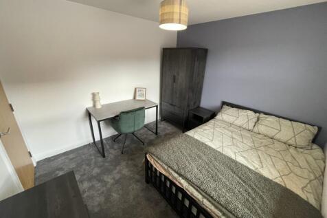 17 RIverside Drive - Bedroom (2).jpeg