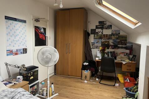 bedroom 26.JPG