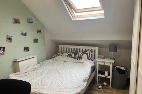 Bedroom 20.JPG