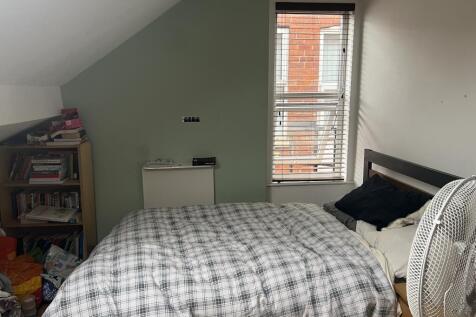 bedroom 24.JPG