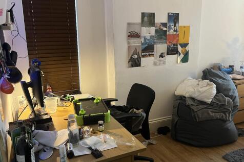 Bedroom 4.JPG