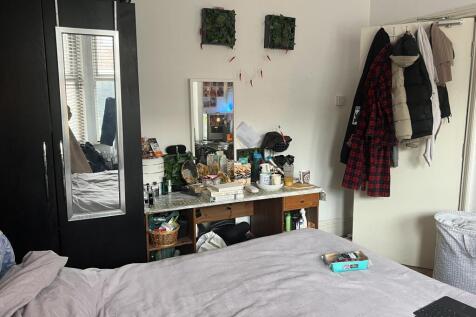 Bedroom 8.JPG