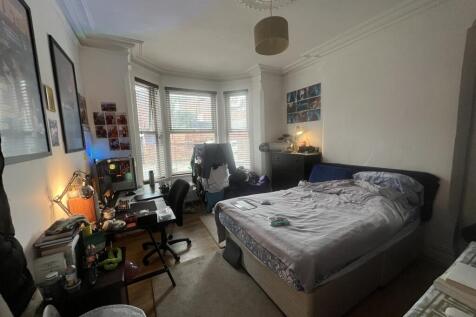 Bedroom 11.JPG