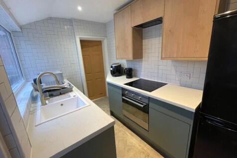 86-Thesiger-Street-Kitchen (1).jpg