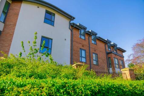 Longdales Lodge - Exerior 2.jpeg