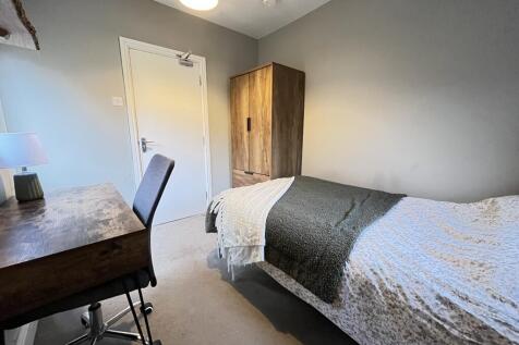 104 Portland - Bedroom 2.jpg