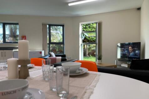 Longdales Lodge Dinng.jpeg