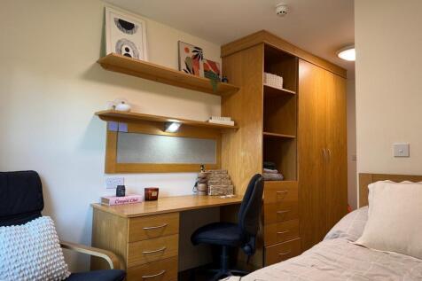 Longdales Lodge - Bedroom 4.jpeg