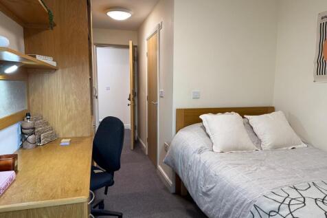 Longdales Lodge - Bedroom 2.jpeg