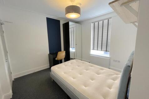 47 Hood Street - Bedroom.jpg