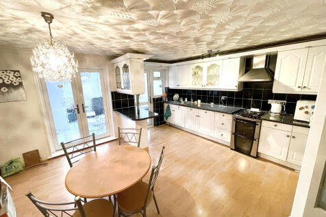 Kitchen/dining area