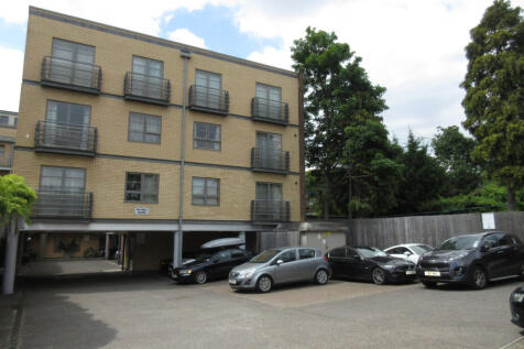 One bedroom top floor flat