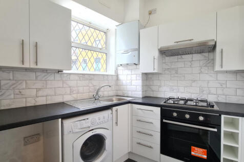 Two bedroom recently decorated flat