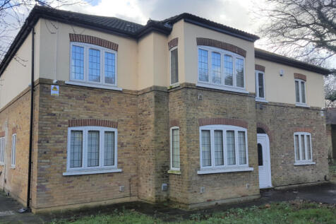 One bedroom first floor flat
