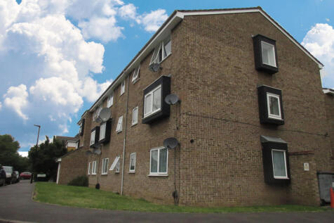 Two bedroom recently decorated flat