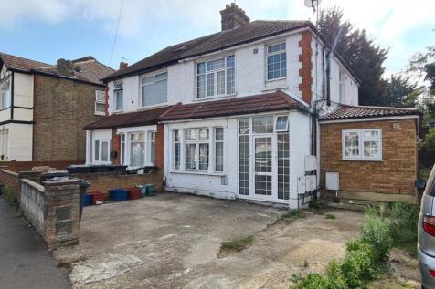 One bedroom ground floor flat with garden