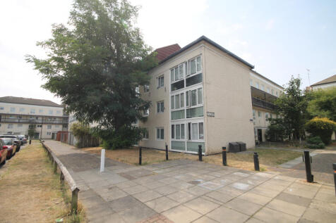 One bedroom ground floor flat