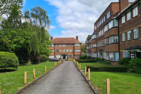 2 bed flat to rent Cresta Court, London W5