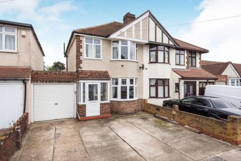 Three/Four bedroom spacious house to rent