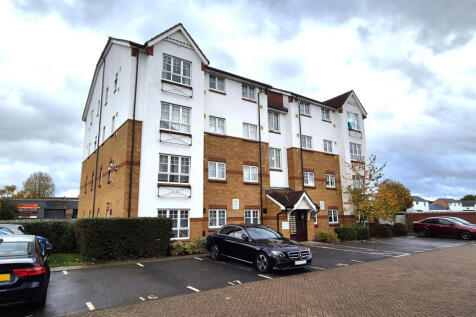 Two bed flat with two bathrooms