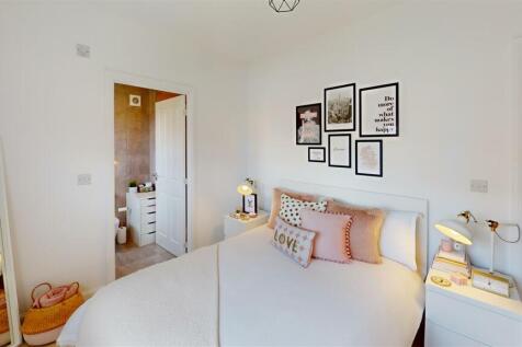 11-Bailey-Mews-Bedroom 3.jpg