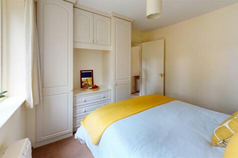 Ivy-House-Gardens-Bedroom 1.jpg