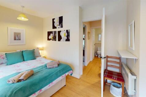 Rowan-Cottage-Bedroom.jpg