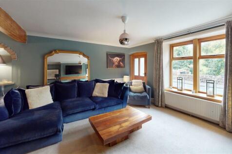 qwrs9VKju99-Living_Room.jpg