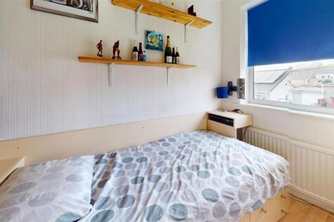 Woodfield-Drive-Bradley-Bedroom.jpg