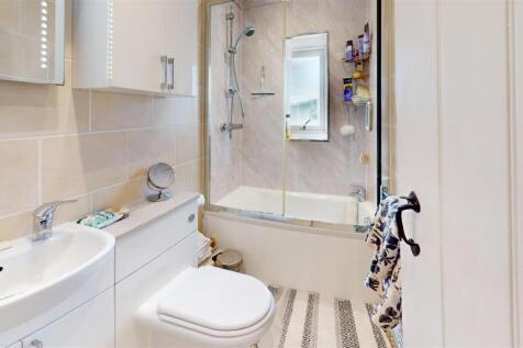 67-Main-Street-Bathroom.jpg