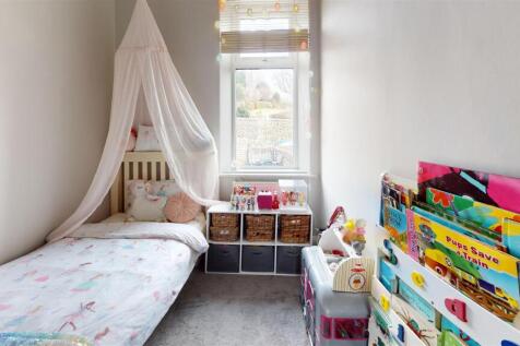 Thorncliffe-Bedroom 1.jpg