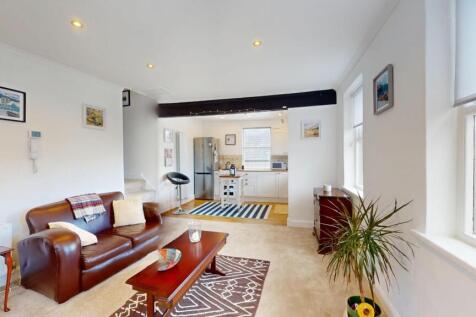 Royd-Mews-03122025_204024.jpg