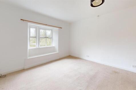 Lodge-Cottage-Bedroom 2.jpg