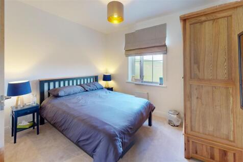 Hawbank-Drive-Bedroom 5.jpg
