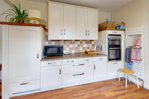 Raines-Meadows-Kitchen.jpg