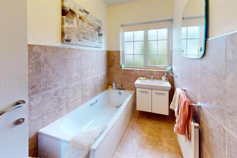 Raines-Meadows-Bathroom.jpg