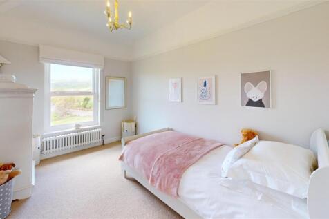 Copy-Nook-Bedroom.jpg