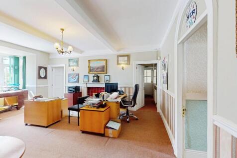 c700a49e-Belgrave-House-05042025_105214.jpg